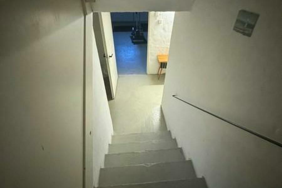 5 Kellertreppe 2